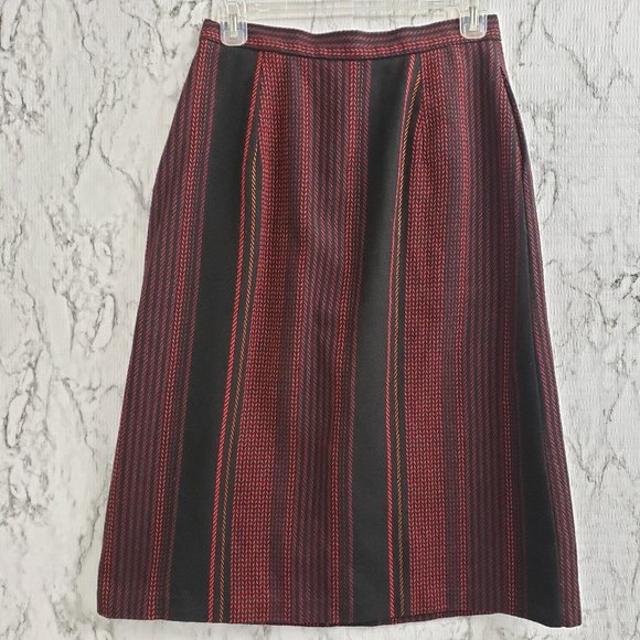 🎁Pepper Tree A-line Skirt Black and Red - Picture 2 of 9